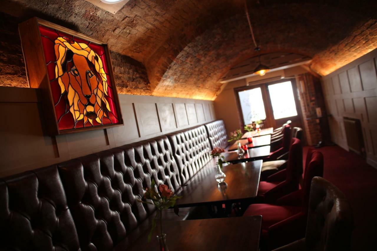 The Red Lion & Cellar Room, Betchworth Zewnętrze zdjęcie