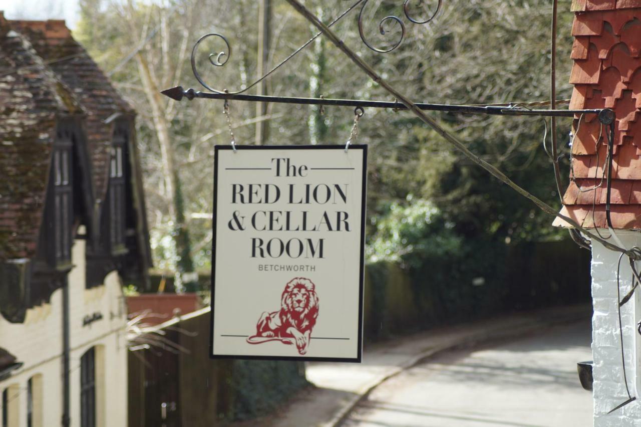 The Red Lion & Cellar Room, Betchworth Zewnętrze zdjęcie